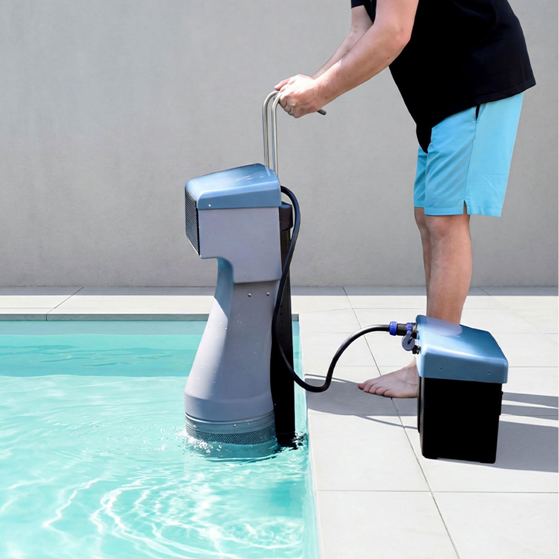 Distance Machine Swimmer Close (esc)